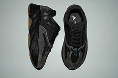 Reps Sneakers Yeezy Boost 700“Utility Black” FV5304