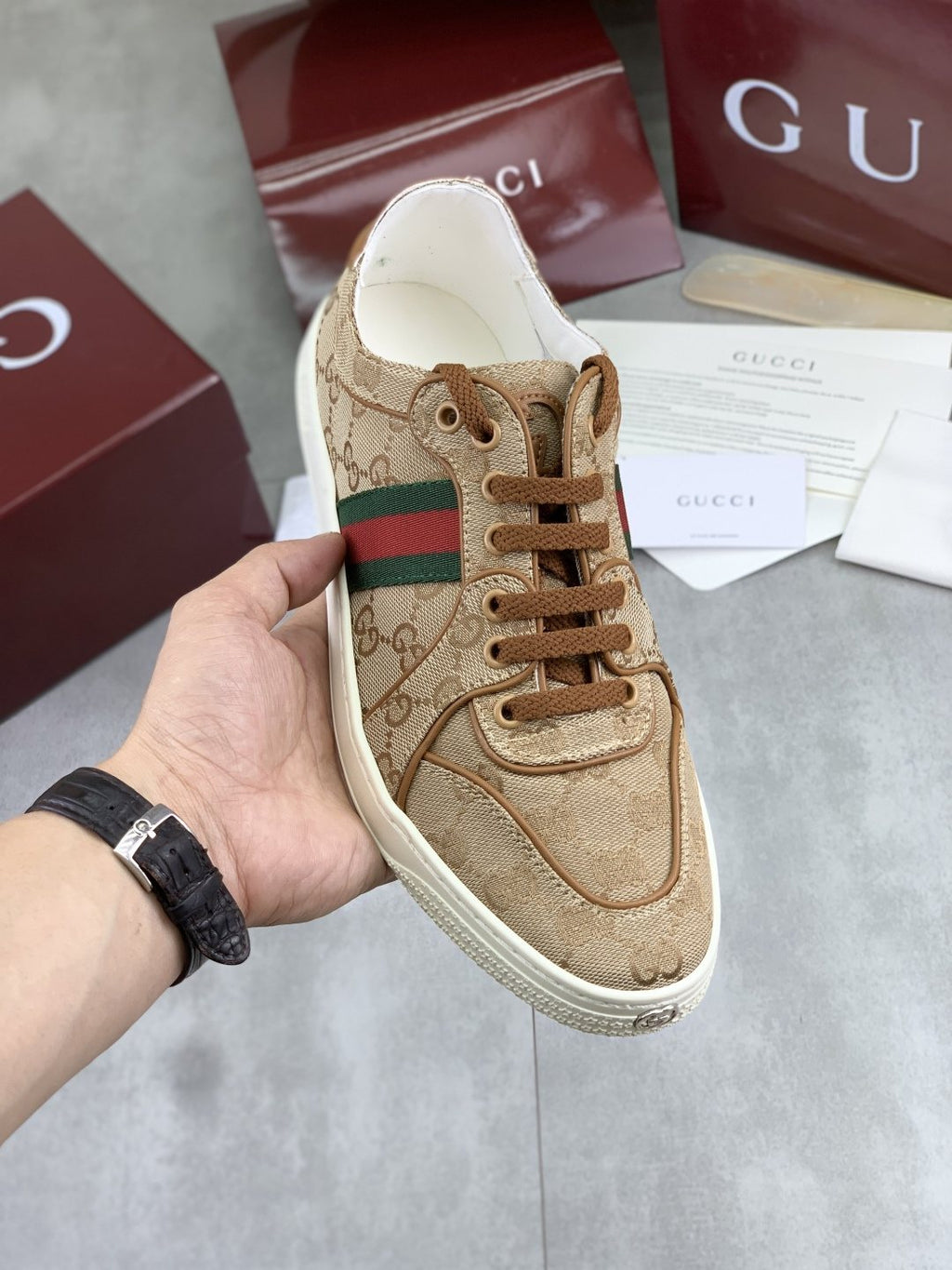 Gucci Low-Top Sneakers with Green and Red Side Stripes