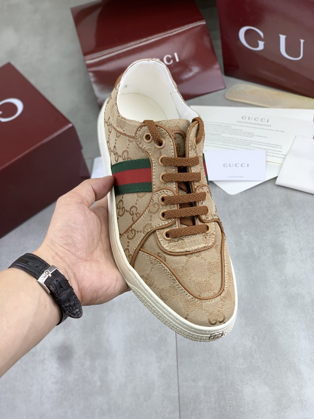 Gucci Low-Top Sneakers with Green and Red Side Stripes